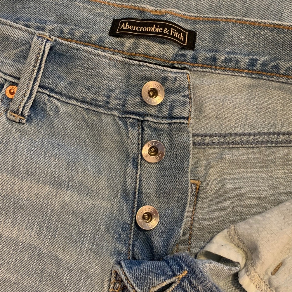 Light wash Abercrombie and Fitch jean!